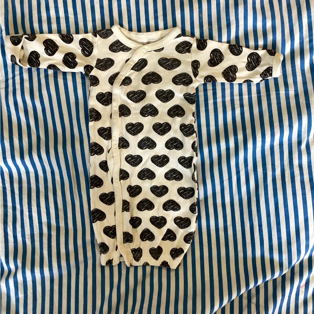 Touched by Nature PREEMIE 100% organic side button closure gown - Picture 3 of 8
